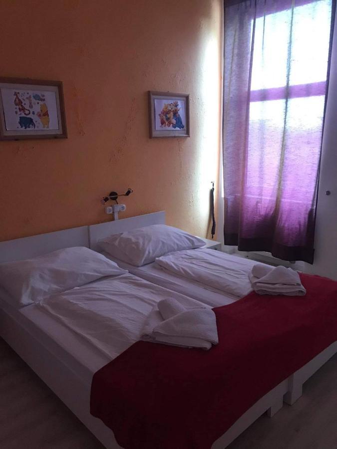 Y Panzio Bed & Breakfast Balatonlelle Eksteriør bilde