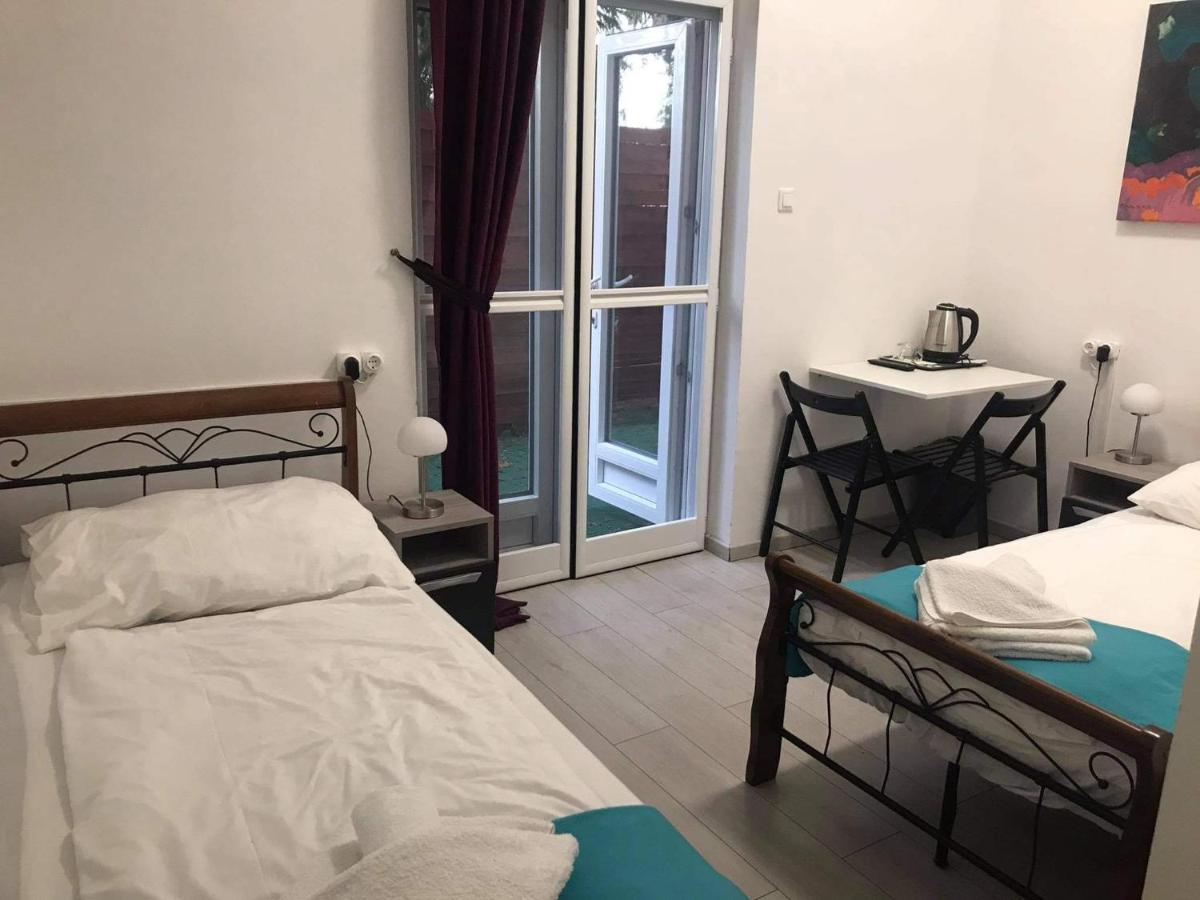 Y Panzio Bed & Breakfast Balatonlelle Eksteriør bilde