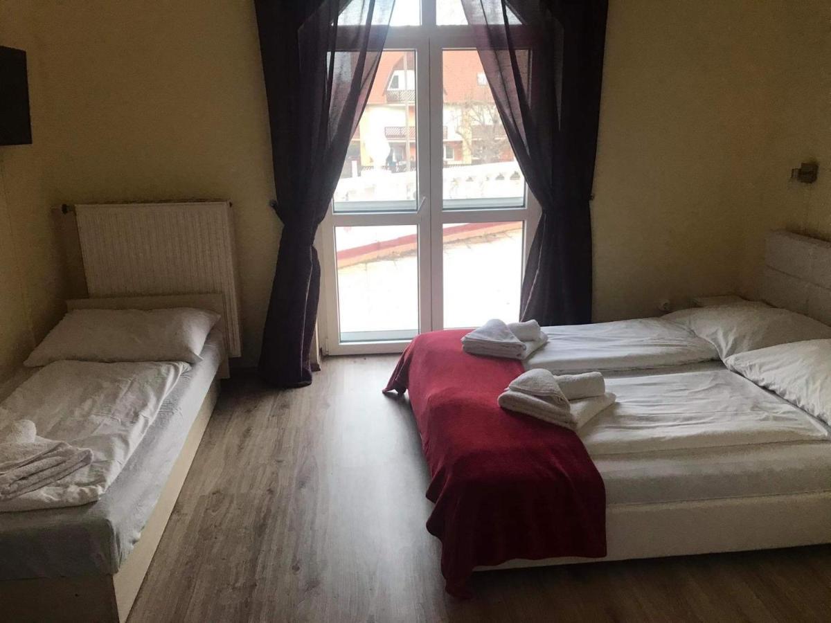 Y Panzio Bed & Breakfast Balatonlelle Eksteriør bilde